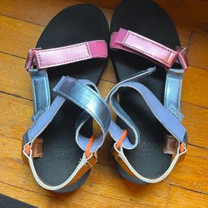 NWOT Teva Sandals